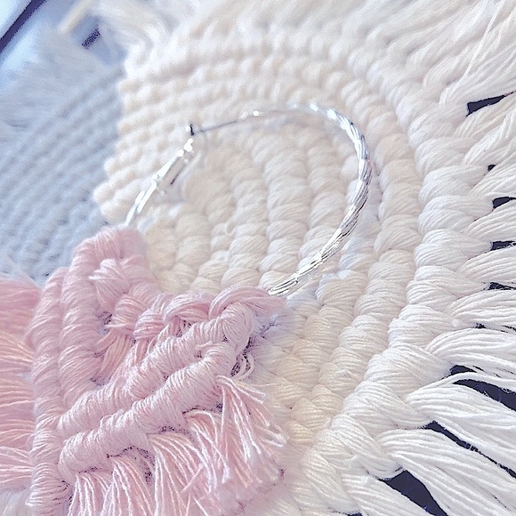 New Pretty Chiffon Pink Boho Featherweight Macrame Hoop Earrings Hypoallergenic - Picture 9 of 16